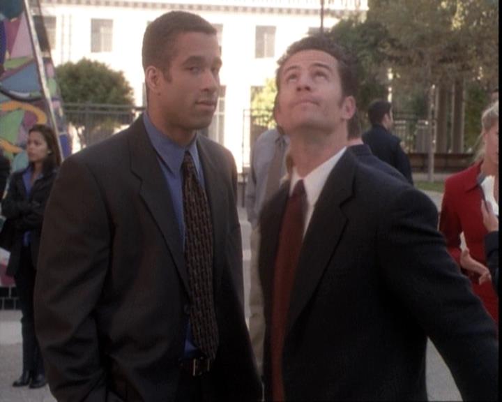 Charmed-Online-dot-net_109TheWitchIsBack0398.jpg