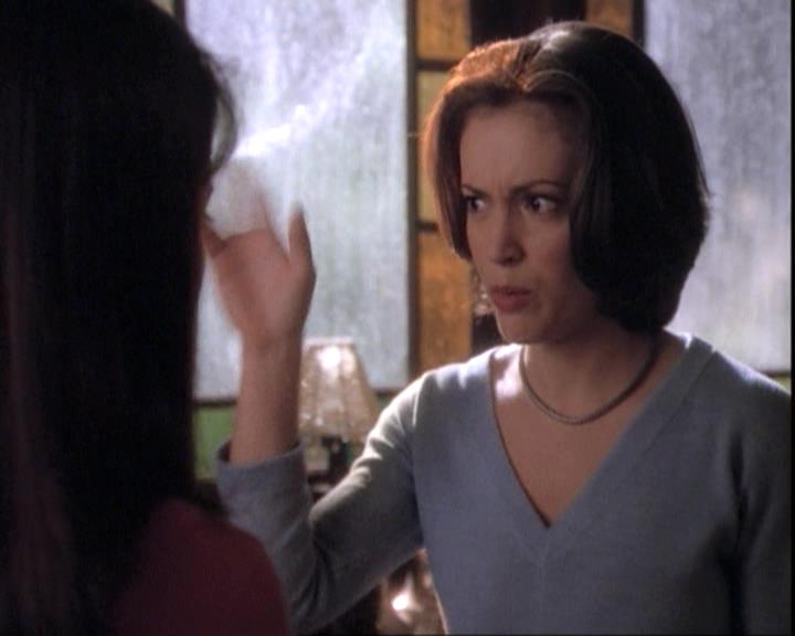 Charmed-Online-dot-net_109TheWitchIsBack0437.jpg