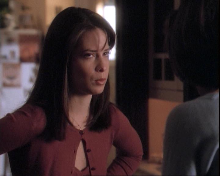 Charmed-Online-dot-net_109TheWitchIsBack0460.jpg