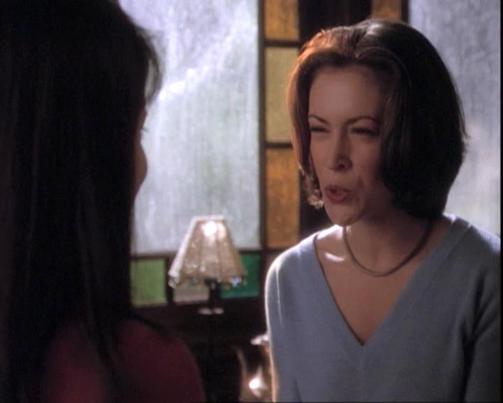 Charmed-Online-dot-net_109TheWitchIsBack0464.jpg
