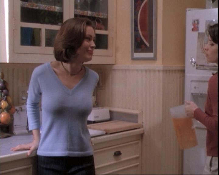 Charmed-Online-dot-net_109TheWitchIsBack0479.jpg