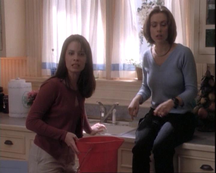 Charmed-Online-dot-net_109TheWitchIsBack0504.jpg