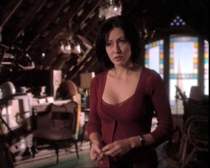 Charmed-Online-dot-net_109TheWitchIsBack0619.jpg