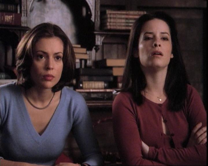 Charmed-Online-dot-net_109TheWitchIsBack0623.jpg