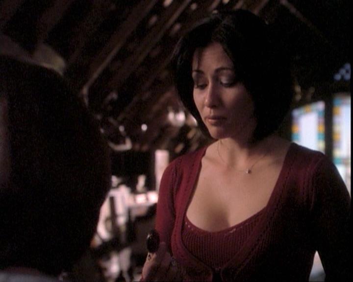Charmed-Online-dot-net_109TheWitchIsBack0629.jpg