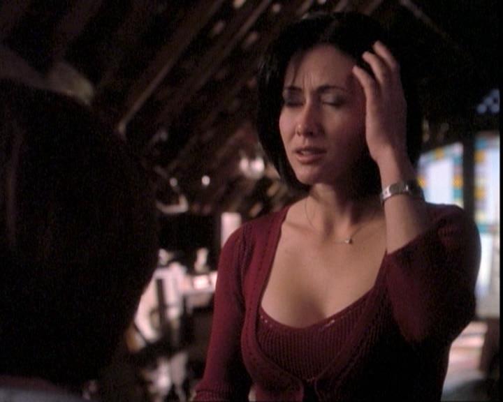Charmed-Online-dot-net_109TheWitchIsBack0634.jpg