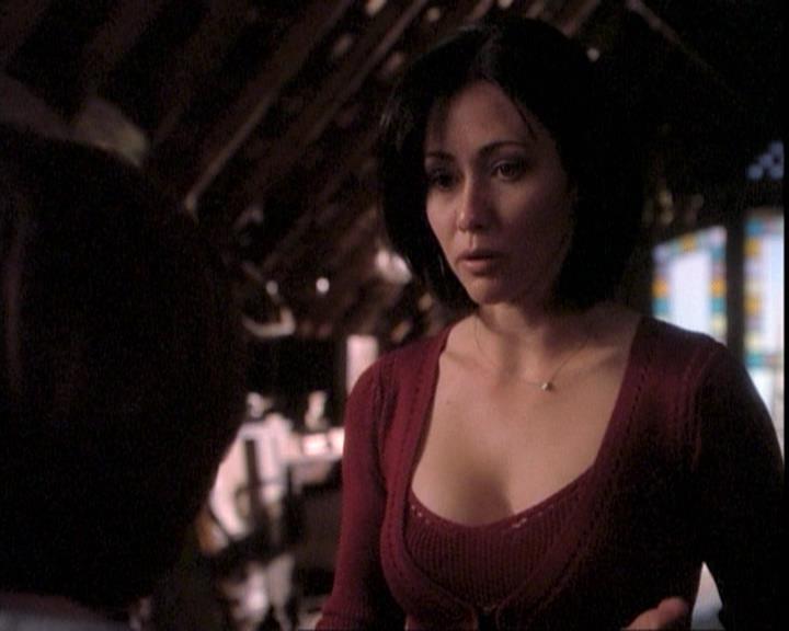 Charmed-Online-dot-net_109TheWitchIsBack0635.jpg