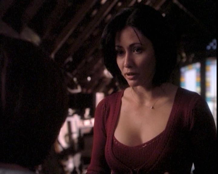 Charmed-Online-dot-net_109TheWitchIsBack0636.jpg