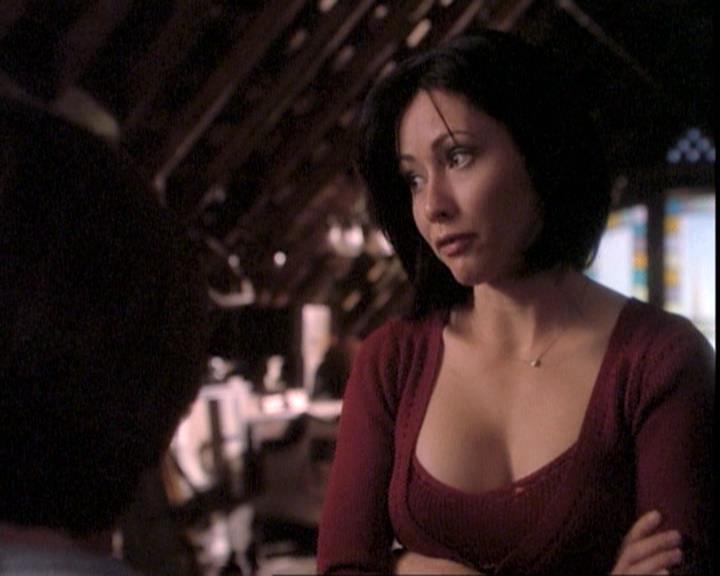 Charmed-Online-dot-net_109TheWitchIsBack0653.jpg
