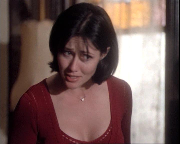 Charmed-Online-dot-net_109TheWitchIsBack0861.jpg