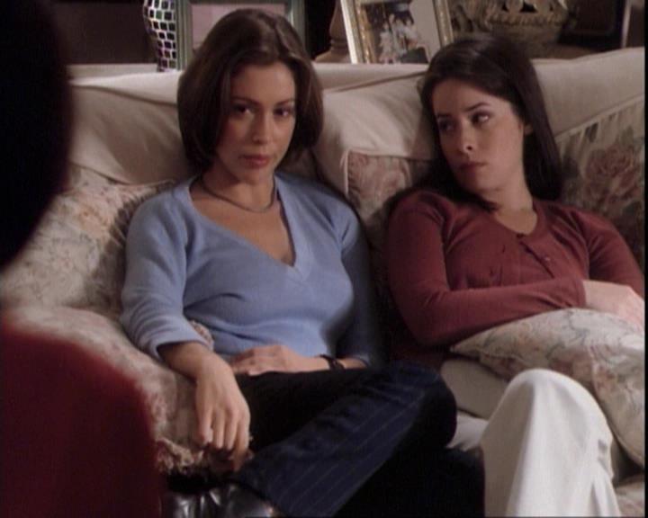 Charmed-Online-dot-net_109TheWitchIsBack0871.jpg