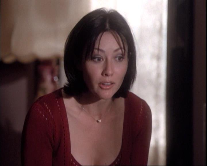 Charmed-Online-dot-net_109TheWitchIsBack0876.jpg