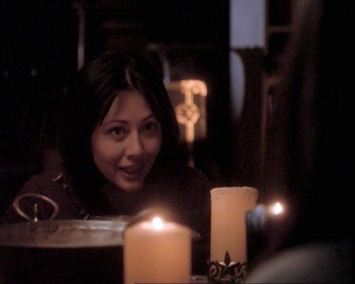 Charmed-Online-dot-net_109TheWitchIsBack0930.jpg