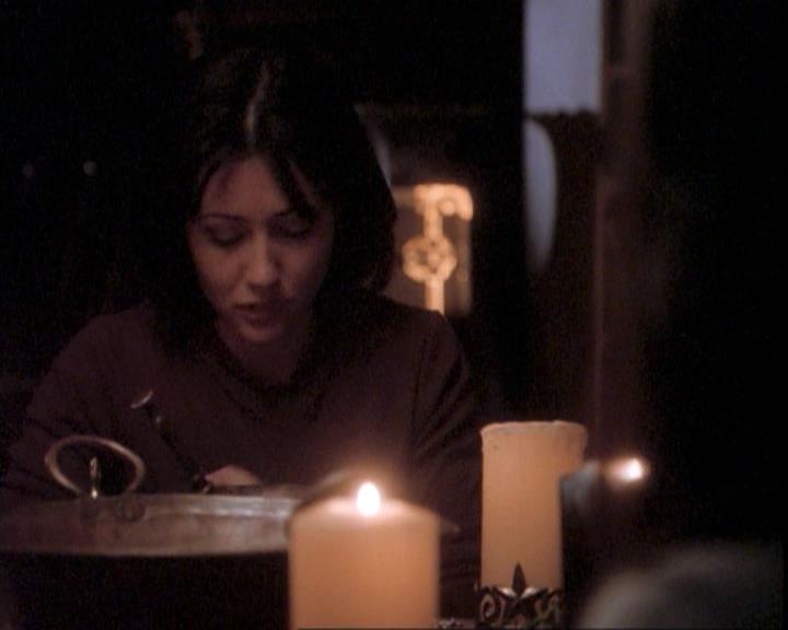 Charmed-Online-dot-net_109TheWitchIsBack0942.jpg