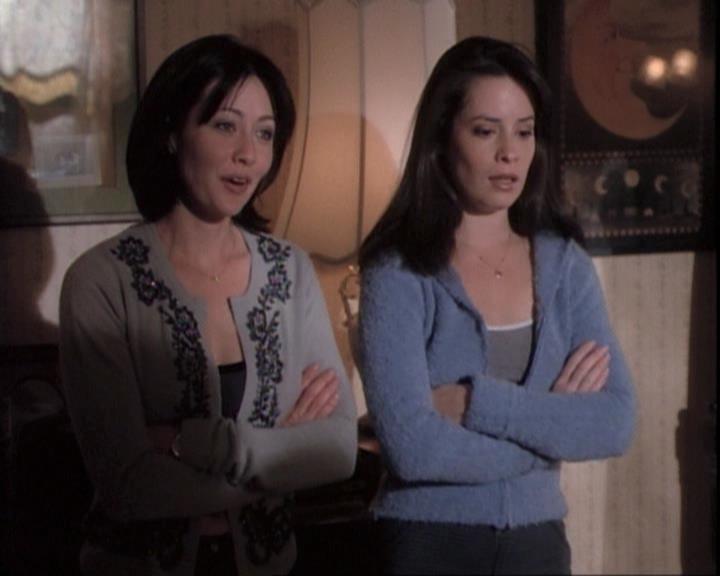 Charmed-Online-dot-net_109TheWitchIsBack1029.jpg