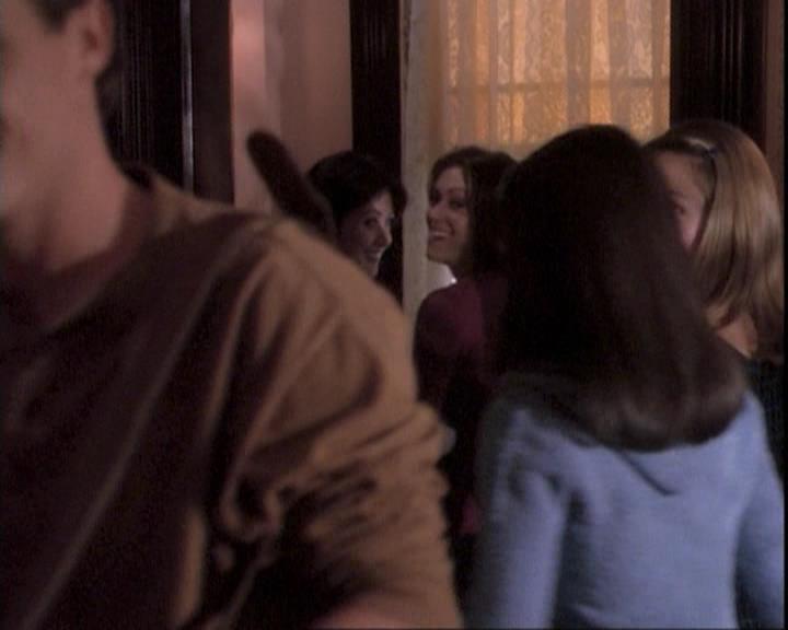 Charmed-Online-dot-net_109TheWitchIsBack1064.jpg Charmed-Online-dot-net_109TheWitchIsBack1064.jpg