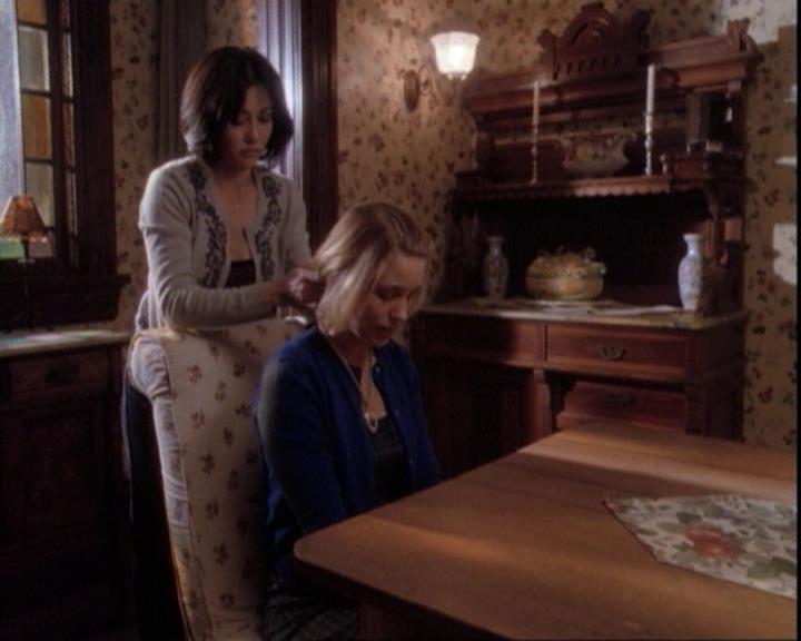 Charmed-Online-dot-net_109TheWitchIsBack1135.jpg