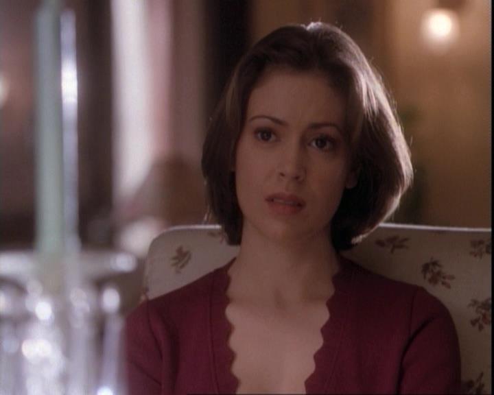 Charmed-Online-dot-net_109TheWitchIsBack1160.jpg
