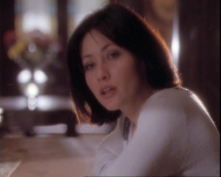 Charmed-Online-dot-net_109TheWitchIsBack1185.jpg