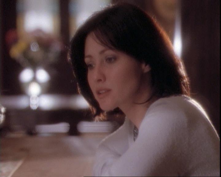 Charmed-Online-dot-net_109TheWitchIsBack1188.jpg