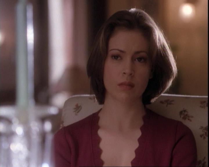 Charmed-Online-dot-net_109TheWitchIsBack1201.jpg