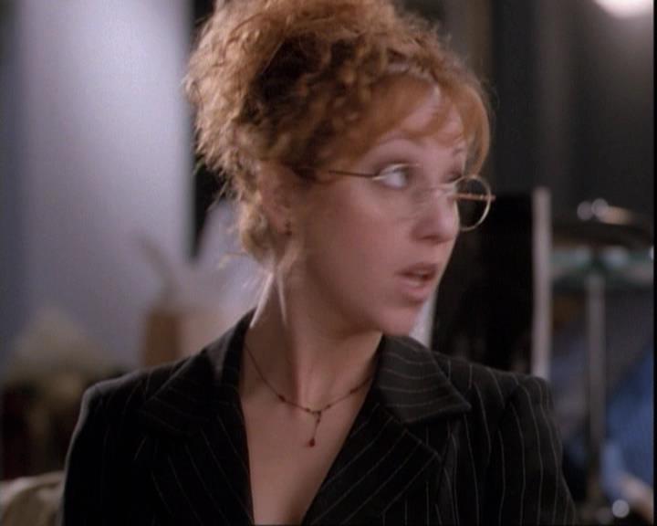 Charmed-Online-dot-net_109TheWitchIsBack1249.jpg