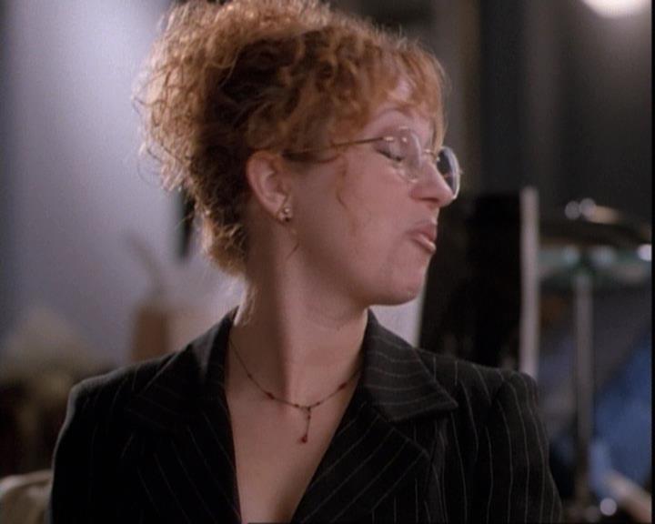 Charmed-Online-dot-net_109TheWitchIsBack1250.jpg