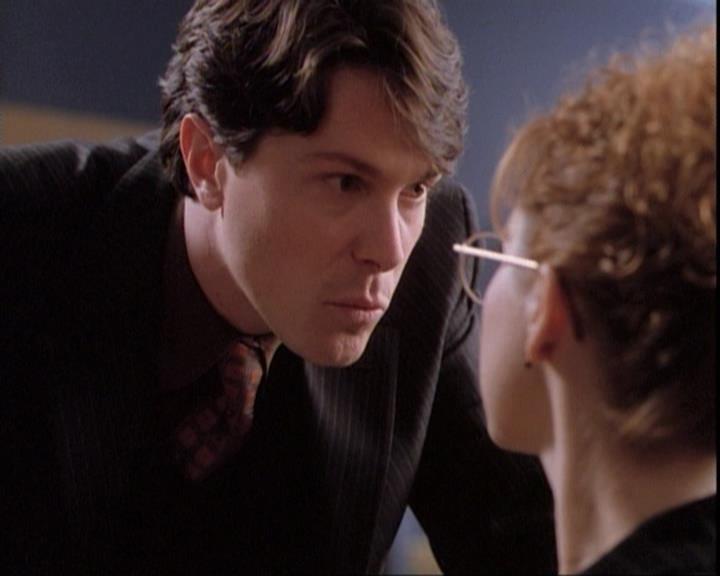 Charmed-Online-dot-net_109TheWitchIsBack1302.jpg