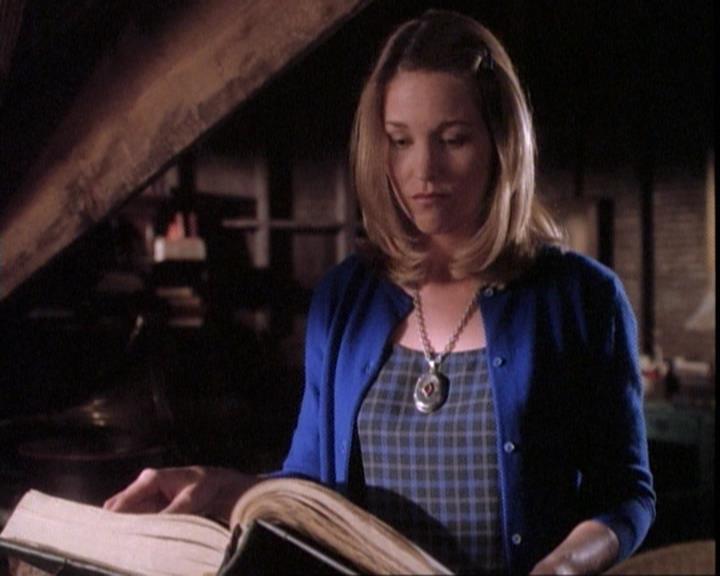 Charmed-Online-dot-net_109TheWitchIsBack1339.jpg