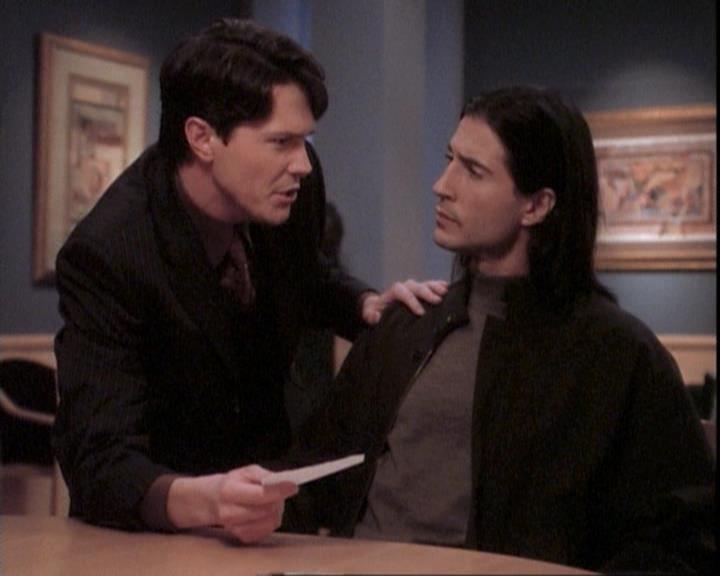 Charmed-Online-dot-net_109TheWitchIsBack1417.jpg
