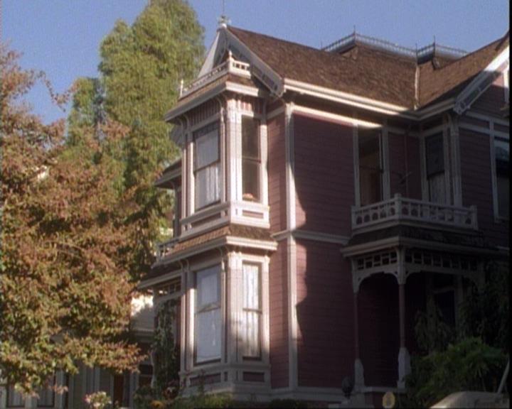 Charmed-Online-dot-net_109TheWitchIsBack1429.jpg