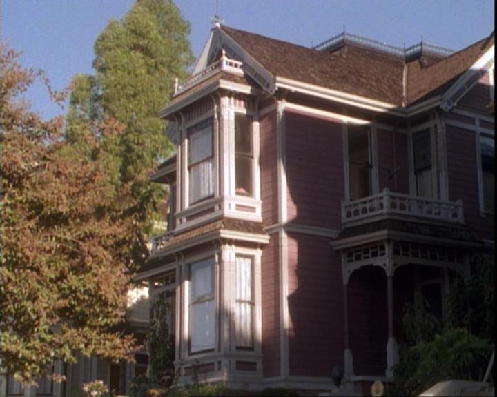 Charmed-Online-dot-net_109TheWitchIsBack1430.jpg