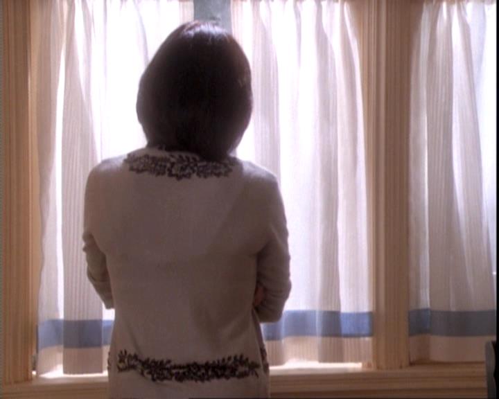 Charmed-Online-dot-net_109TheWitchIsBack1464.jpg