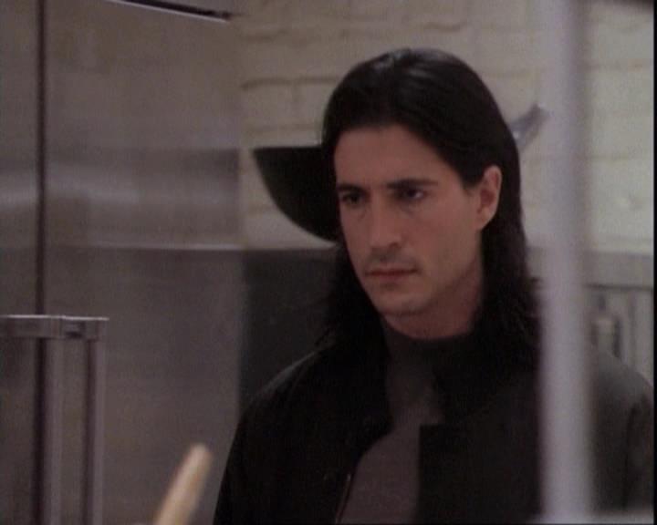 Charmed-Online-dot-net_109TheWitchIsBack1555.jpg
