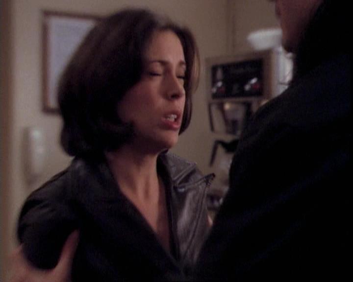 Charmed-Online-dot-net_109TheWitchIsBack1558.jpg