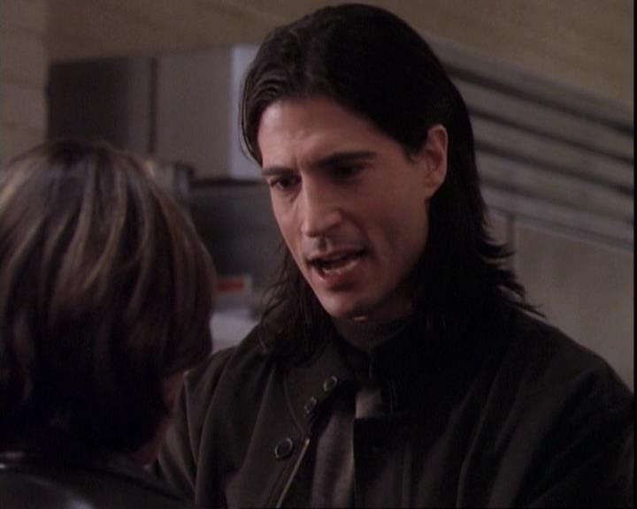 Charmed-Online-dot-net_109TheWitchIsBack1564.jpg