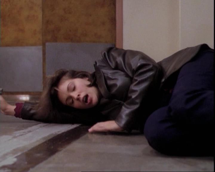 Charmed-Online-dot-net_109TheWitchIsBack1572.jpg