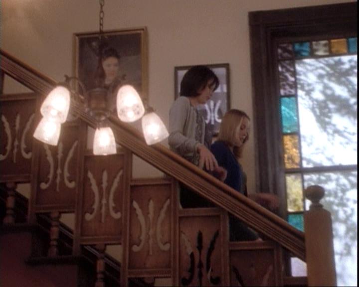 Charmed-Online-dot-net_109TheWitchIsBack1589.jpg