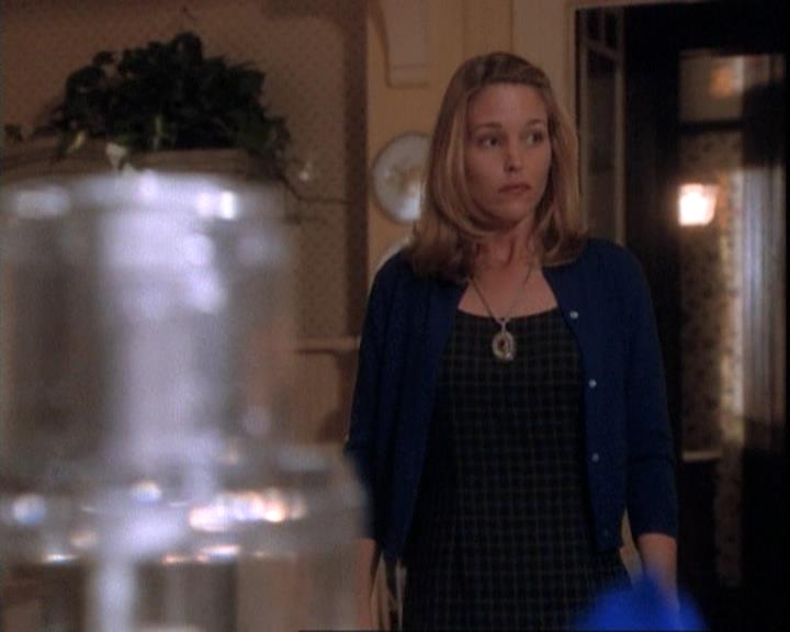 Charmed-Online-dot-net_109TheWitchIsBack1616.jpg