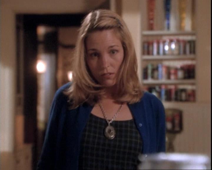 Charmed-Online-dot-net_109TheWitchIsBack1618.jpg