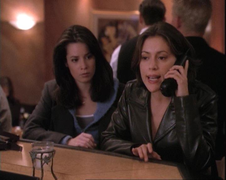 Charmed-Online-dot-net_109TheWitchIsBack1645.jpg