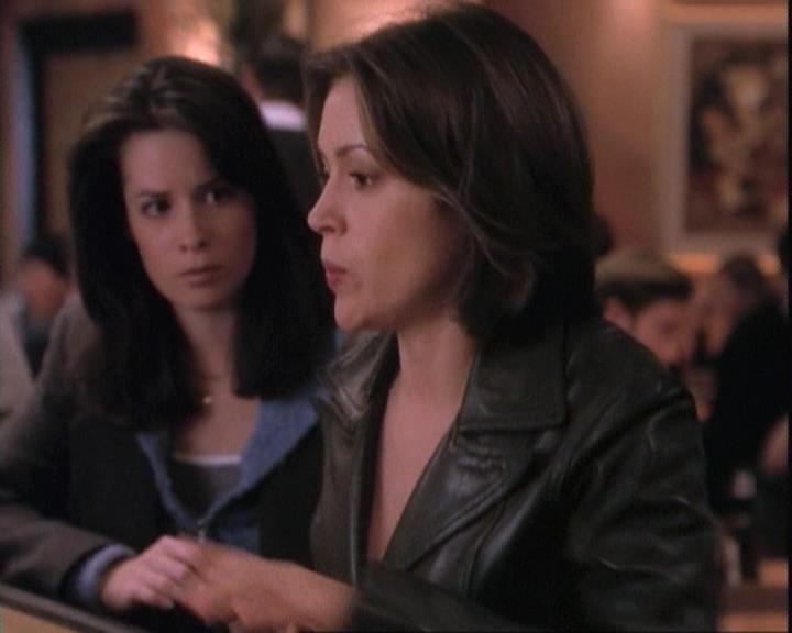 Charmed-Online-dot-net_109TheWitchIsBack1655.jpg