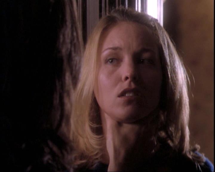 Charmed-Online-dot-net_109TheWitchIsBack1739.jpg