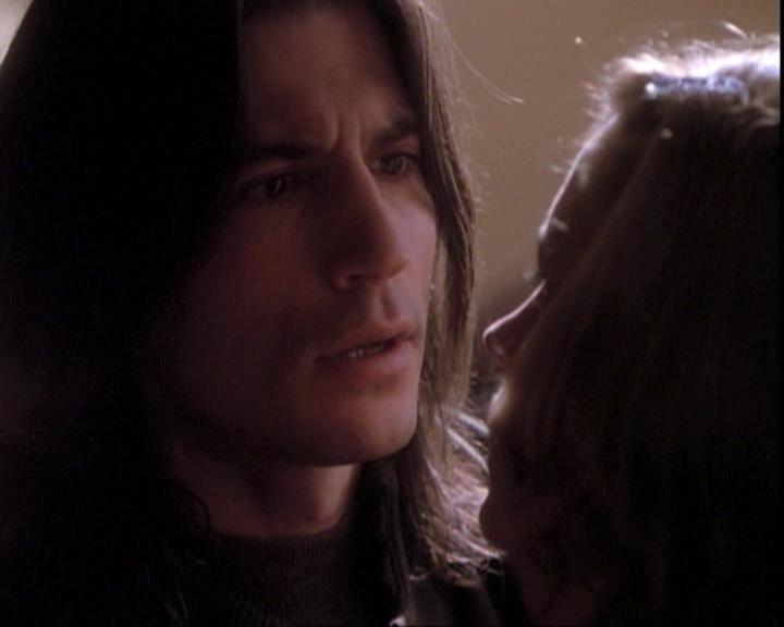 Charmed-Online-dot-net_109TheWitchIsBack1744.jpg