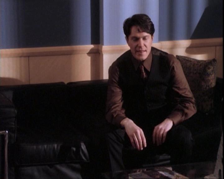 Charmed-Online-dot-net_109TheWitchIsBack1799.jpg