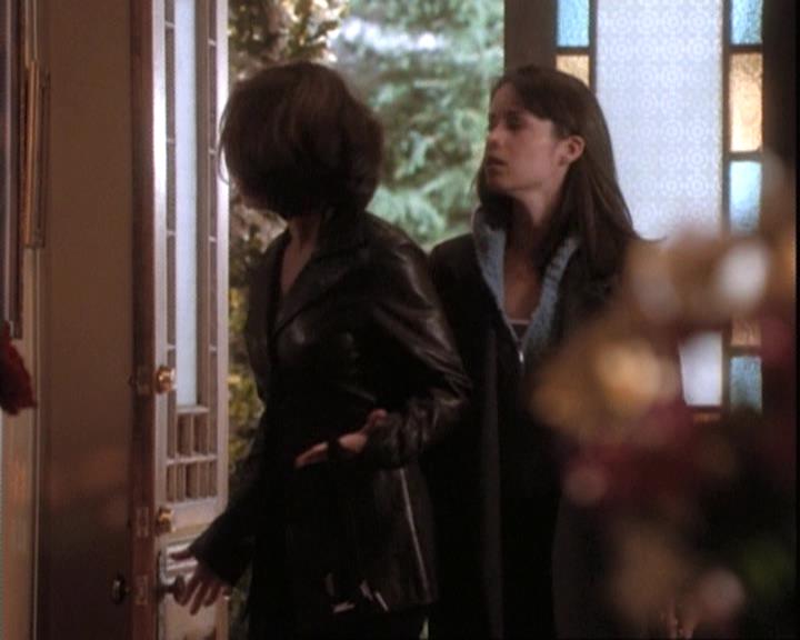 Charmed-Online-dot-net_109TheWitchIsBack1819.jpg