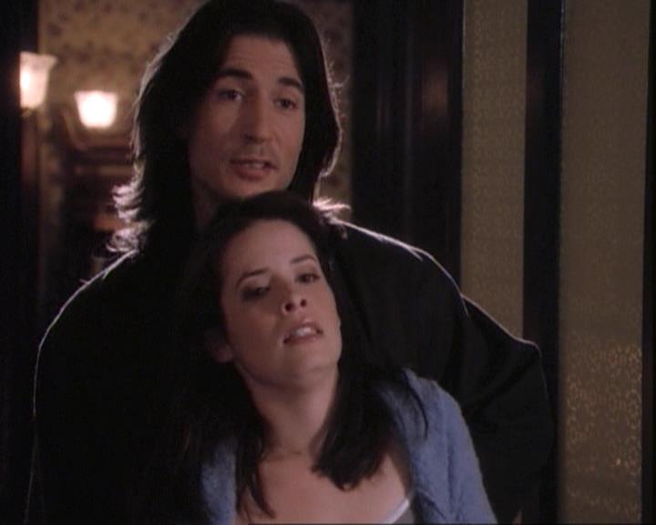 Charmed-Online-dot-net_109TheWitchIsBack2038.jpg