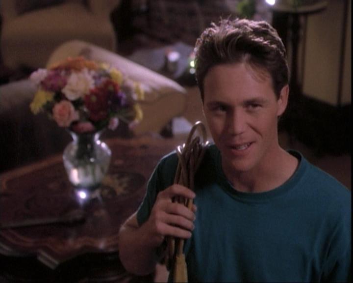 Charmed-Online-dot-net_109TheWitchIsBack2180.jpg