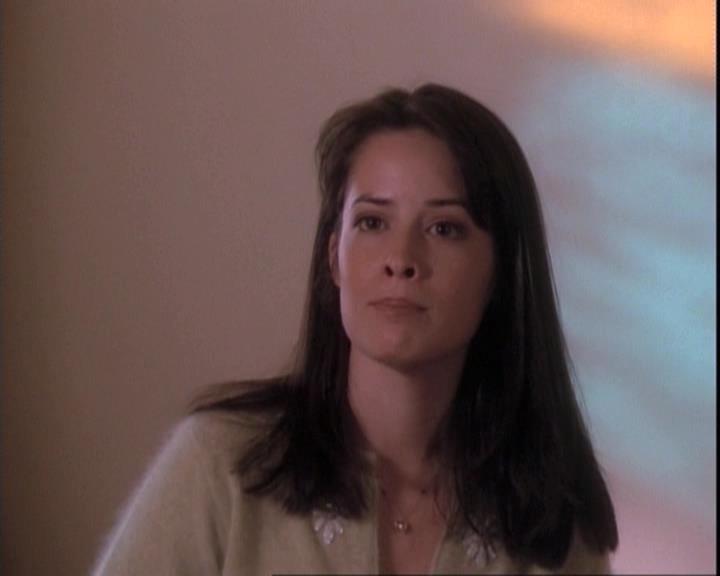 Charmed-Online-dot-net_109TheWitchIsBack2195.jpg