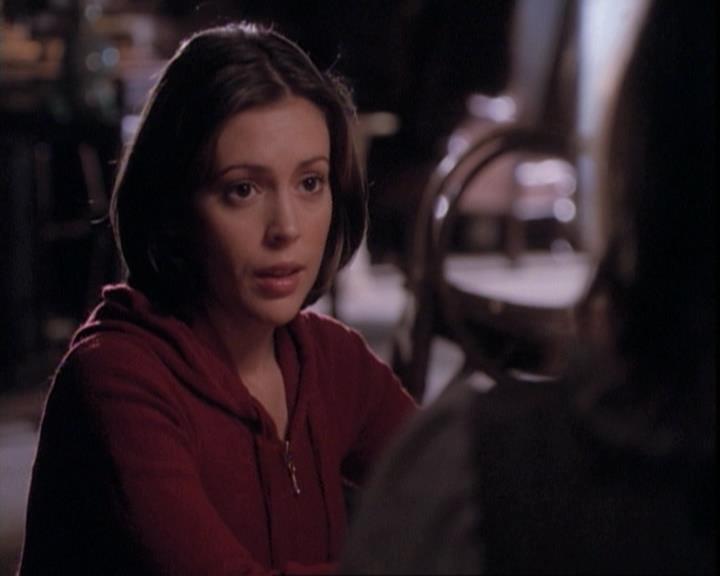 Charmed-Online-dot-net_109TheWitchIsBack2219.jpg